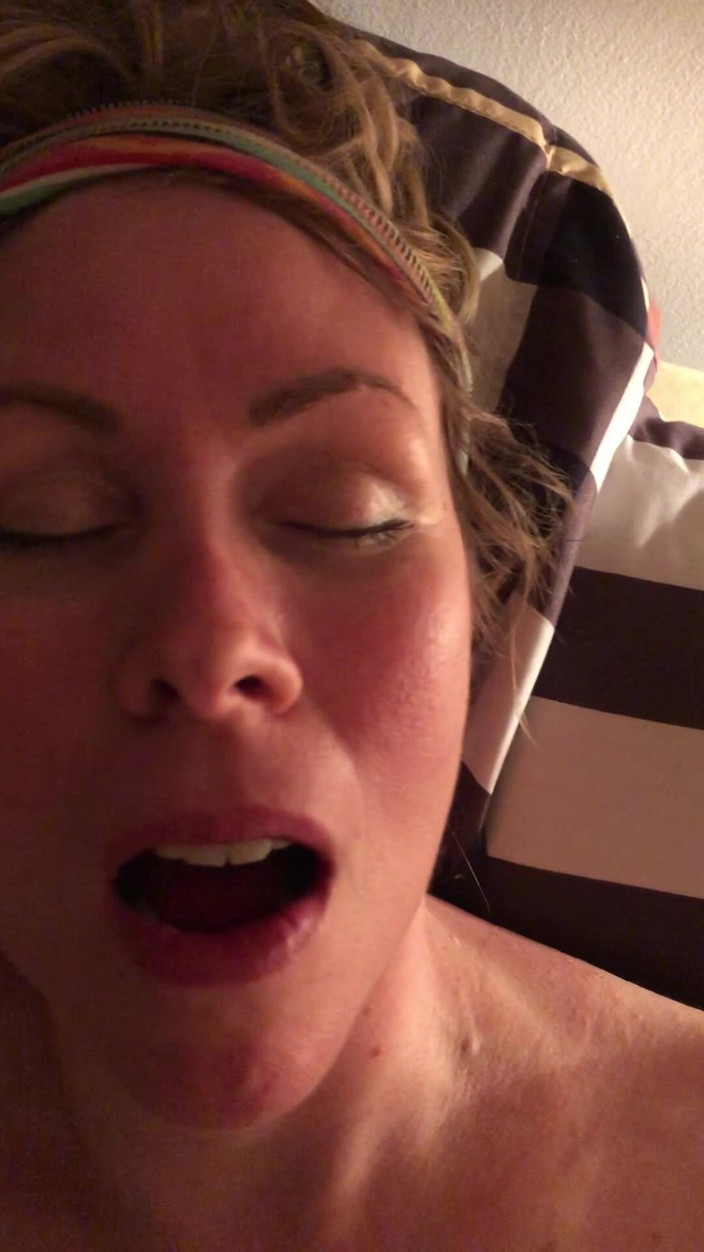 Dirtybitch4Cum: Necke mich