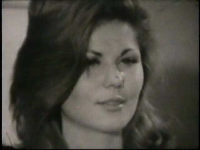Vintage Usa: Caliente vintage milfs sensual stripping