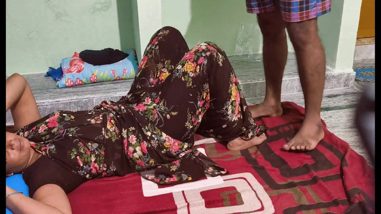 Sexy sindu: भारतीय साड़ी पत्नी की जोरदार चुदाई