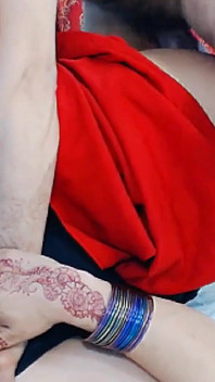 Gorąca żona przyjaciela zerżnięta w stylu misyjnym w sypialni Full HD Desi Porno