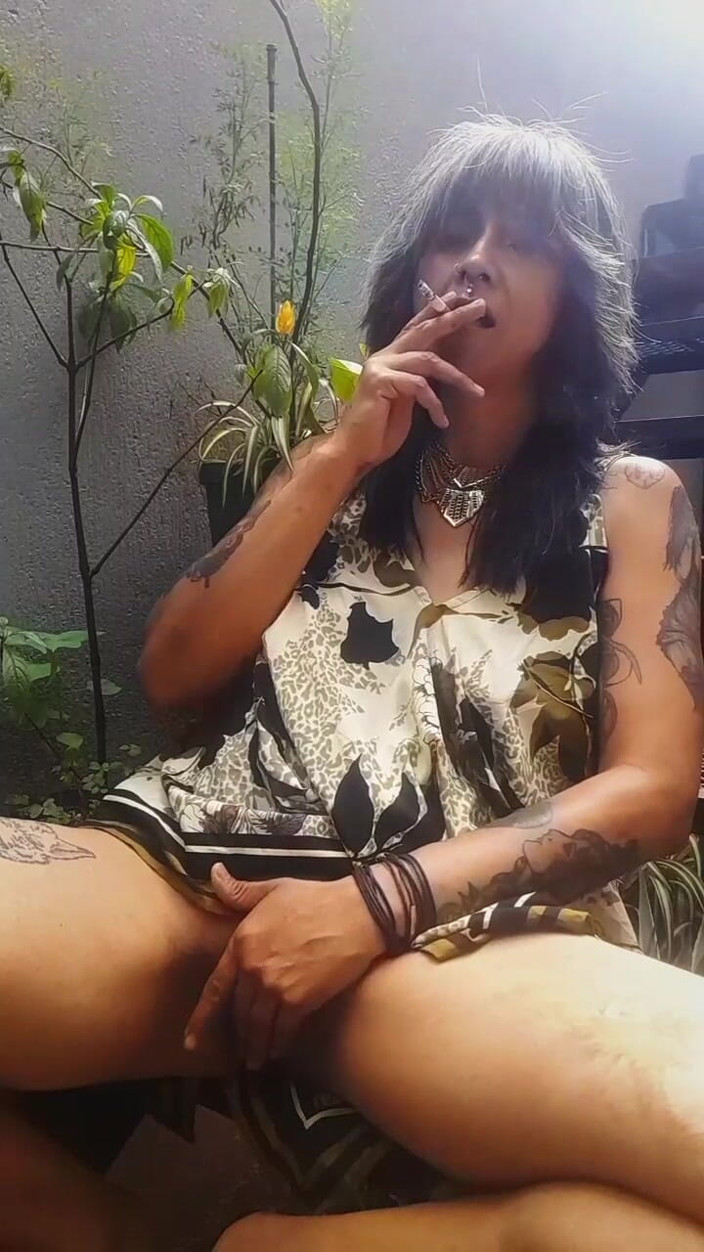 Footsyp: Outdoor Smoke Tease - Watch Me Play in the Sun