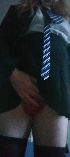 Cindy Belfast: College flicka Cindy kommer i uniform