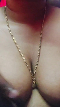 德西继母mohini romancing一个完美的胸部熟女