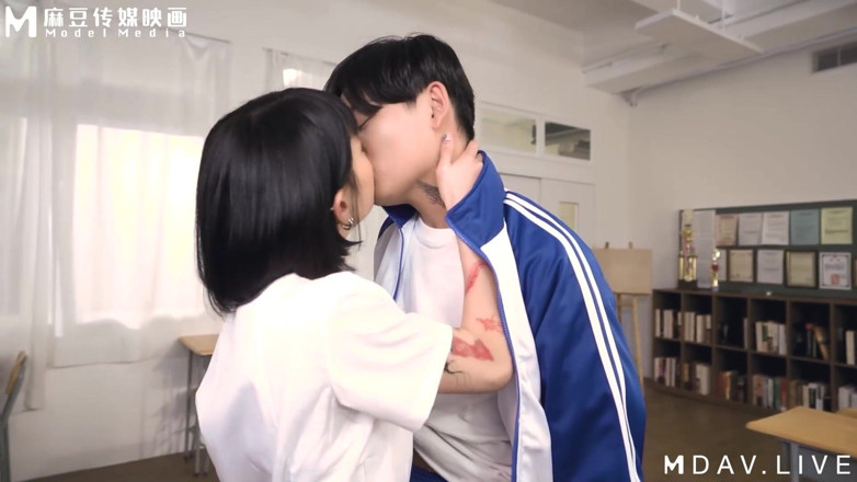 ModelMedia Asia: MD-0229 クラスで男の子は僕だけ