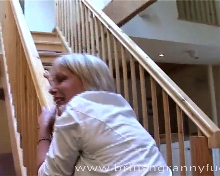 Freddies World: Quente loira milf dominadora leva pau