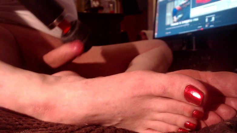 Lilly Disgrace: Sissy lagi asik muasin memeknya pakai vibe dan spunks on...