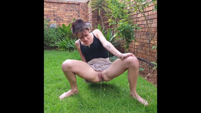 petite-mia: दुबली लड़की मूतना संकलन