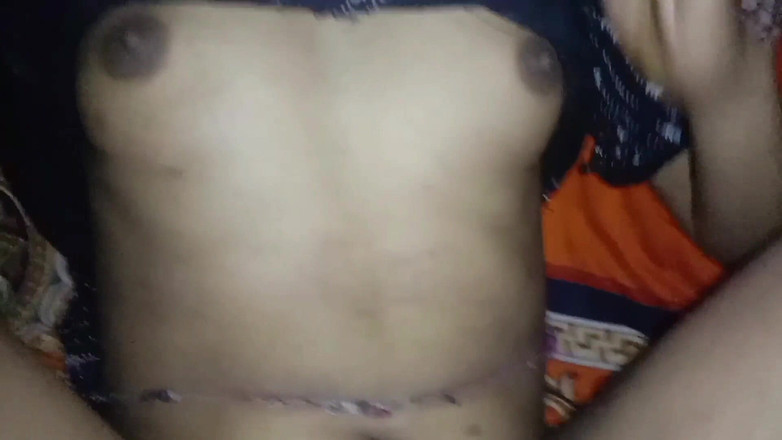 NixLeno: インドの花嫁が結婚初夜にセックスされる村のセックス、スハグラットでのセックス