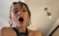 देखने का बिंदु: सौतेली मम्मी Alexa-poshspicy यह पता लगाने के बाद मेरे चेहरे पर फुहार छोड़ती है कि मैंने उसकी पैंटी को झटका दिया है