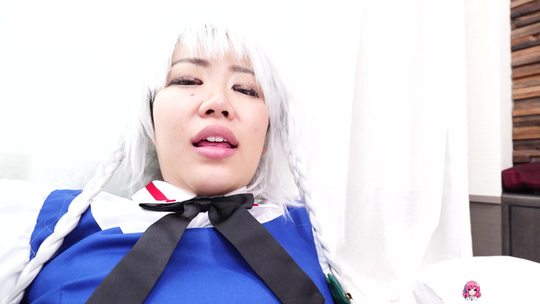 Nu Cosplay: Anna Saotome devient stupide avec une bite