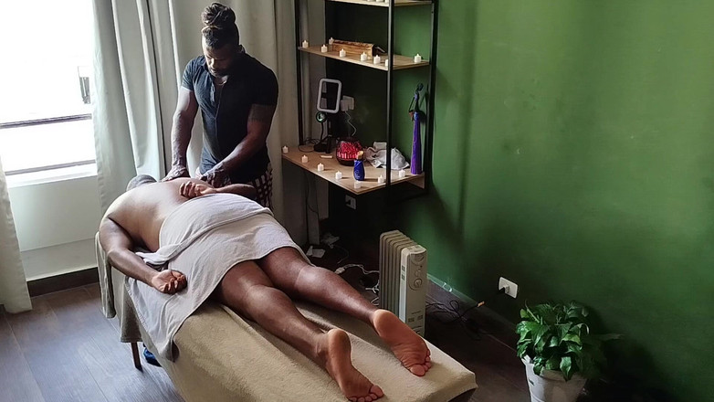 TheBlacKHunterr: 마사지 받기