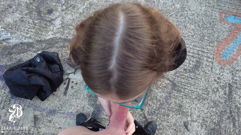 Zara Bizarr: Outdoor huge cumshot in the face, full on the glasses!