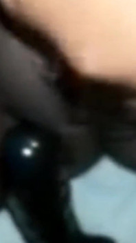 흑인 대물 자지에게 보지를 시오후키하는 지팡이로 내 클리토리스를 자극해