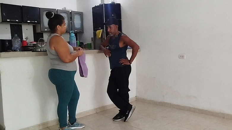 Adribella69: Zapraszam seksowną dupę z siłowni do mojego domu i skończyło...