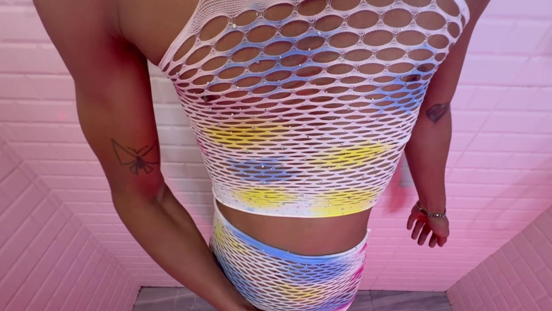 Hollywood Makowski: La trans nancy la trans possède une bite de la...