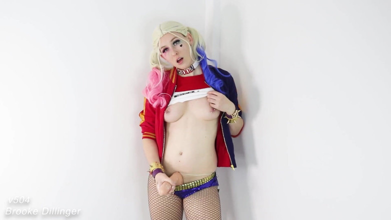 Brooke Dillinger: Futa Harley Quinn acaricia su polla