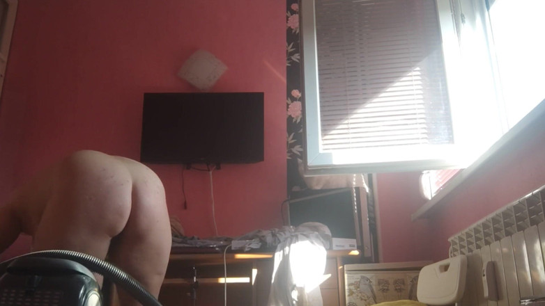 Putarankahotmilf: Sexy limpiando desnudo