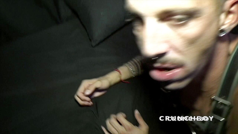 The official French bareback channel: Schwuler wird von hetero-neugierigen ohne gummi mit maskiertem gesicht gefickt