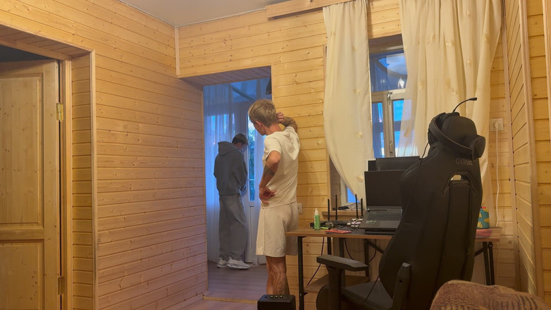 Ethan Lestray: Часть 1 Твинк Позвал Друга Поебатся Пока Его Парень Отдыхает
