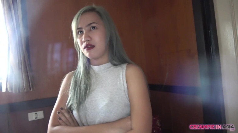 Creampie In Asia: Seorang awek muda yang cantik dikongkek seorang lelaki tua (50-an). Dia...