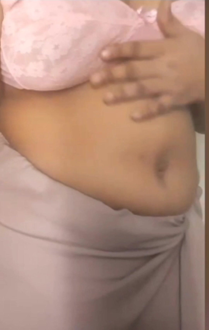 Jesmin18: Bangladeshi Sexy Bhabi Romance