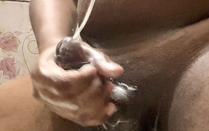 Hacker Boy: Přítelkyně je příliš daleko na sex musí masturbovat s masivními...