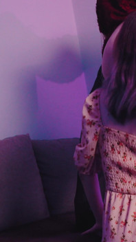 Séance de ceinture devant une caméra domestique - ma belle-mère écarte les cuisses pour une vue rapprochée