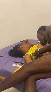 Visité a Mi Mejor Amiga Que Lucha Solo Para Follar Duro