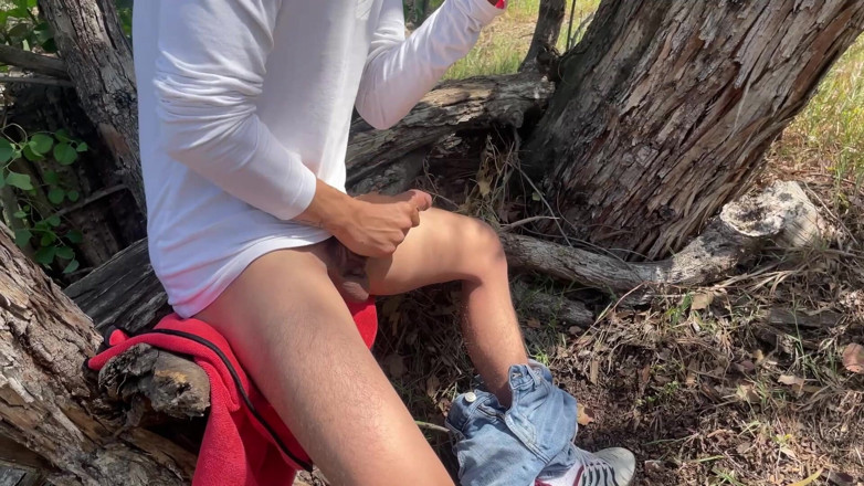 Hung Papi: Öffentlicher Twink Erwischt Beim Wichsen Eines Großen Unbeschnittenen Schwanzes, Riesige...