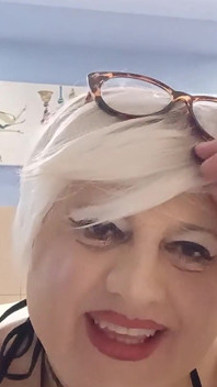 Asia Robins nua e cam