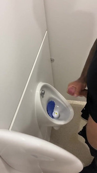 トイレの小便とジャーク