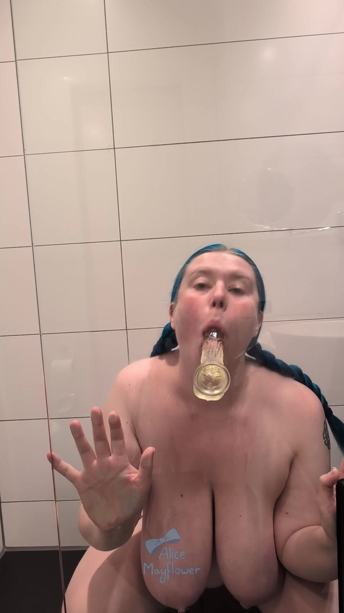 Alice_Mayflower_Scottish: Futai la duș și muie - fată solo