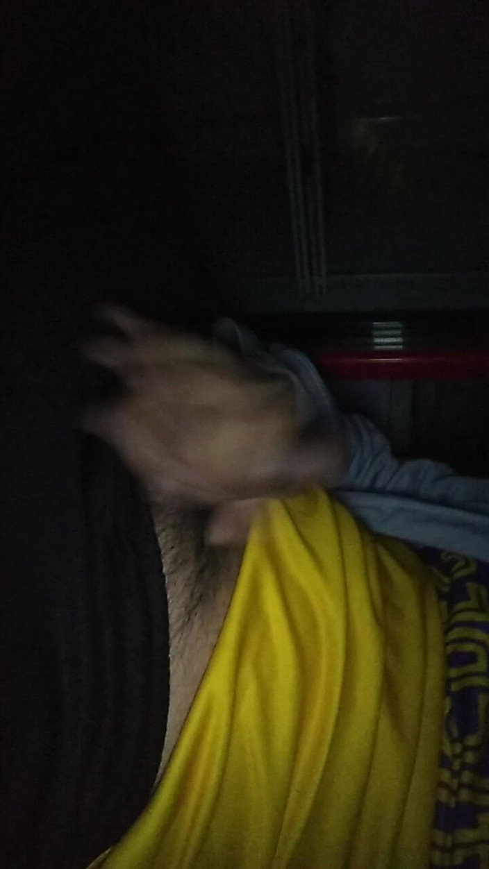 AlexAlejandro13: La masturbación en porche