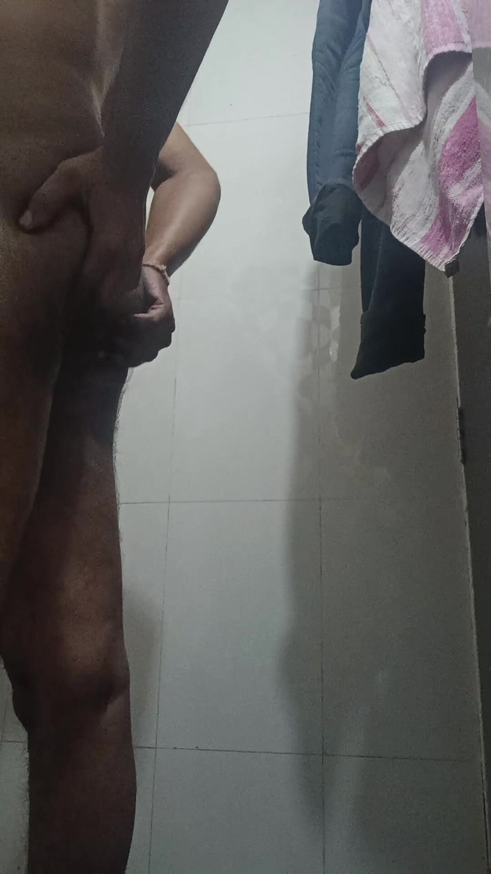 Tausif khan: Auto Rickshaw Man Uzyskiwanie prysznic