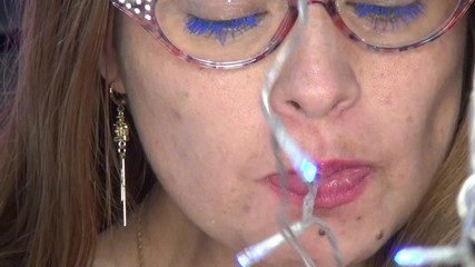 Angel eyes studio: Prima!! Endloser Deepthroat mit einer sehr langen Lichterkette!