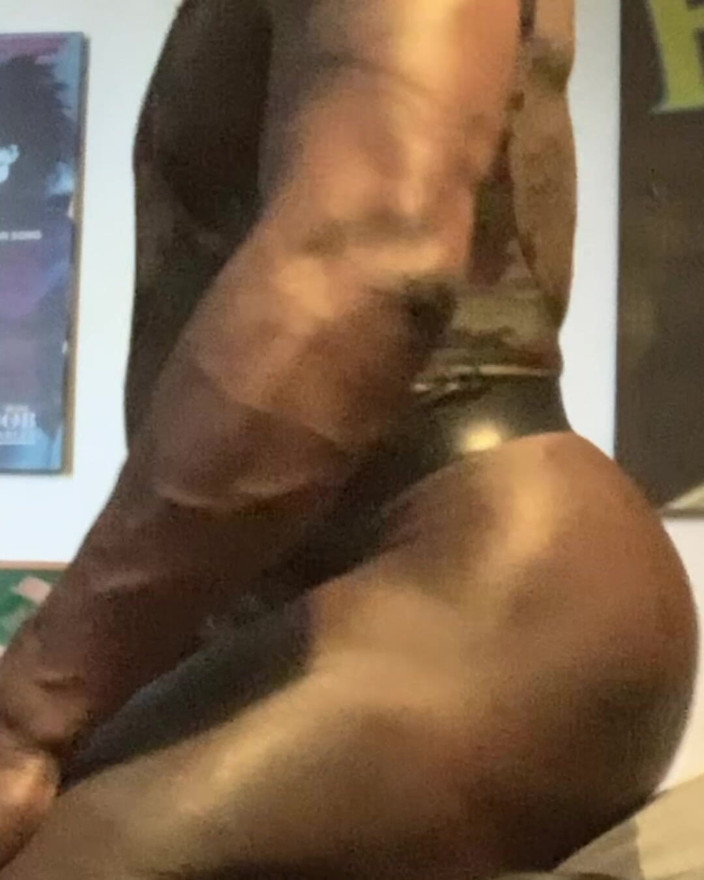 Masculine crossdresser: 单人大腿高靴变装者前列腺手淫