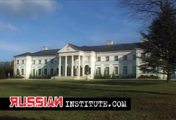 Russian Institute: Trio dubur dengan Sarah Twain dan Lea Magic