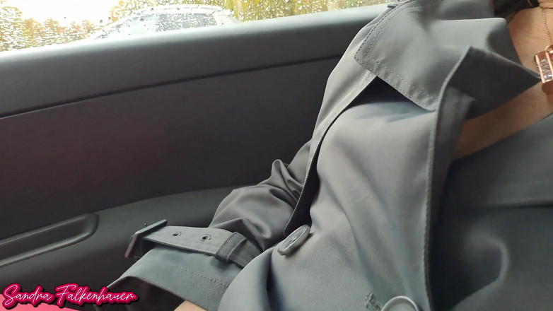 Sandra Falkenhauer: Без трусиків у червоних колготках