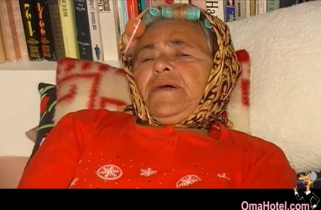 Old Nanny: Oma Hotel- Heidrun, una vecchia signora ama soddisfare la sua...
