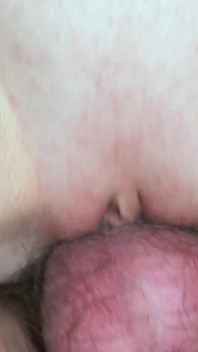 ブーツを履いたホットな浮気妻がパンストにファックしてミルクを搾り出す