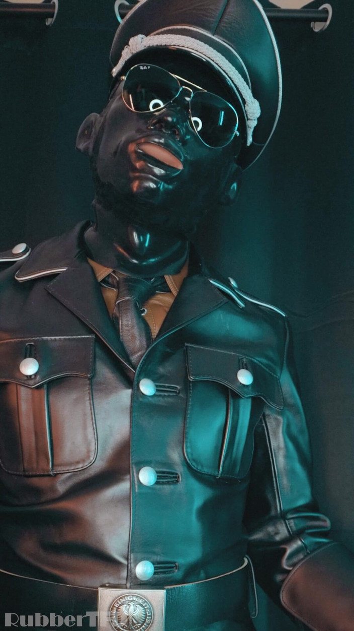 RubberTFD: Повернення шкіряного масктера VK