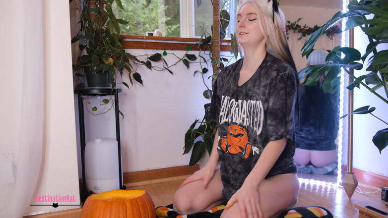 Destination Kat: Gangguan ukiran labu