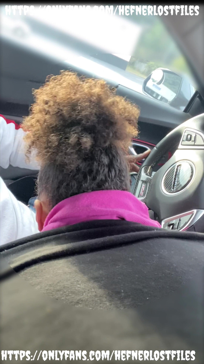 PlayboyHef: Pelacur Cantik Nyepong Kontolku Di Perjalanan