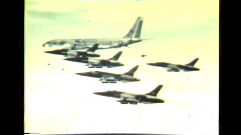 Vintage Usa: Kondominium pepek berbulu pelacur Nympho (filem penuh)