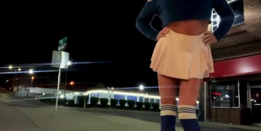CindieLove: Superbele aventuri ale curvei cu vibrator în aer liber ale lui...