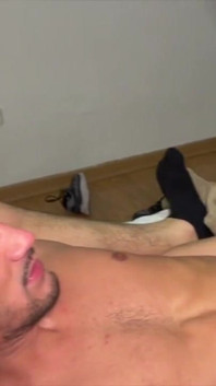 Dangelo zonder condoom geneukt door Alton Red en hetero jongen met masker