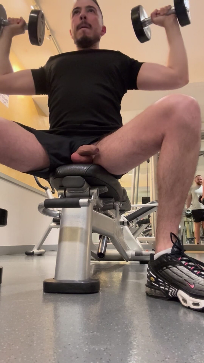 Lucas MBoy: Gim melancap dan latihan awam