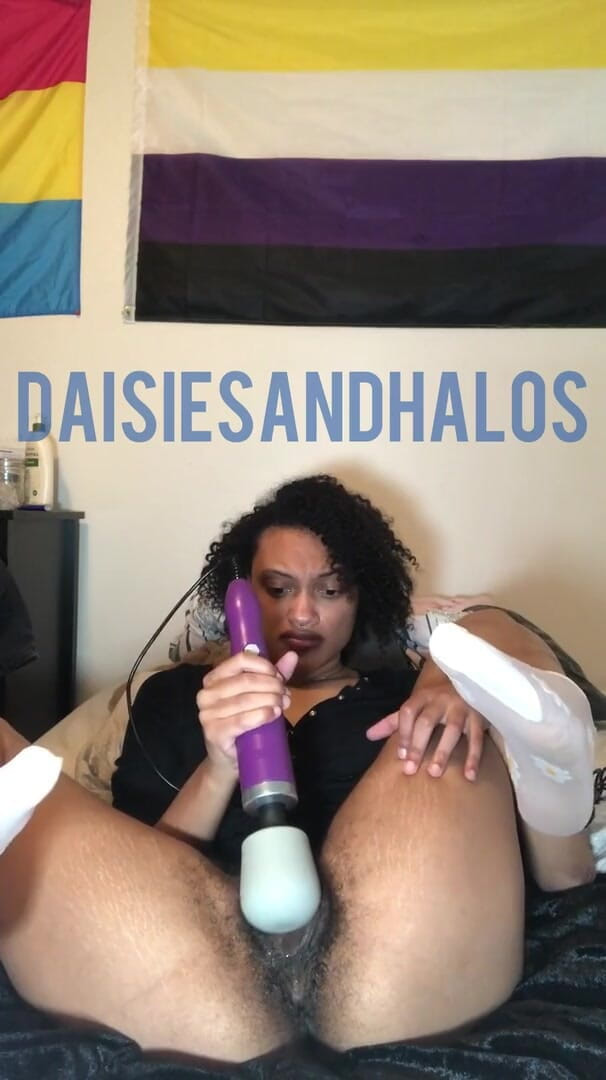 Daisiesandhalos: Doggystyle orgasm in my nightgown! Super hairy!