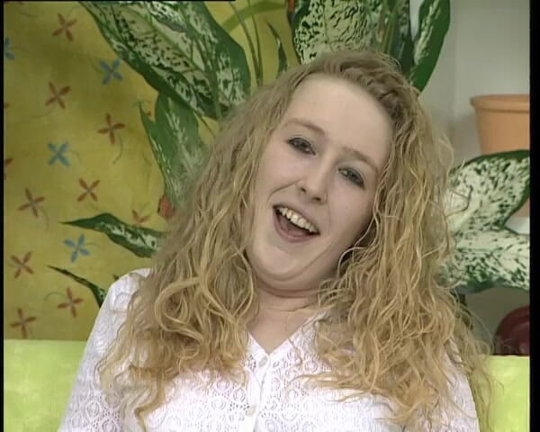 YOUR FIRST PORN: Sandra Befriedigt Dreimal Ihre Muschi - Sandra thỏa mãn âm hộ ba...