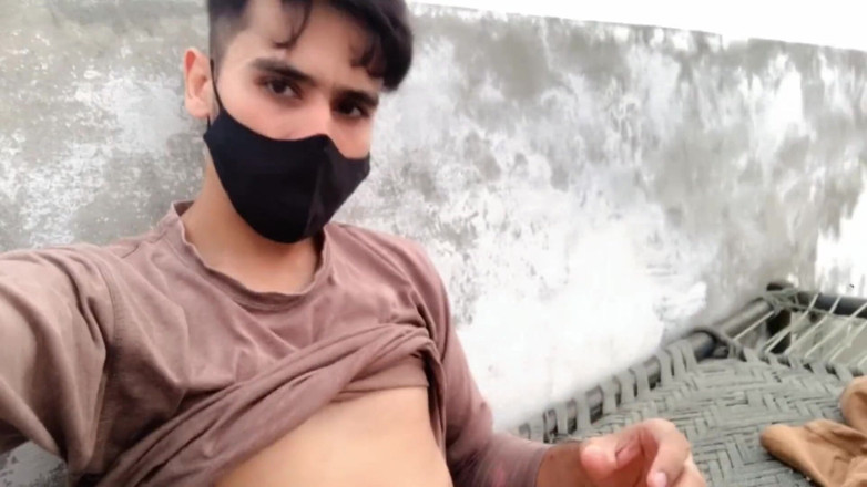 Usman Butt: Mastuerbation auf dem dach, pakistanischer porno, volles Hindi Audio